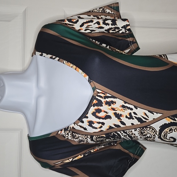 Elegant Green and Black Maxi Dress - Picture 3 of 4